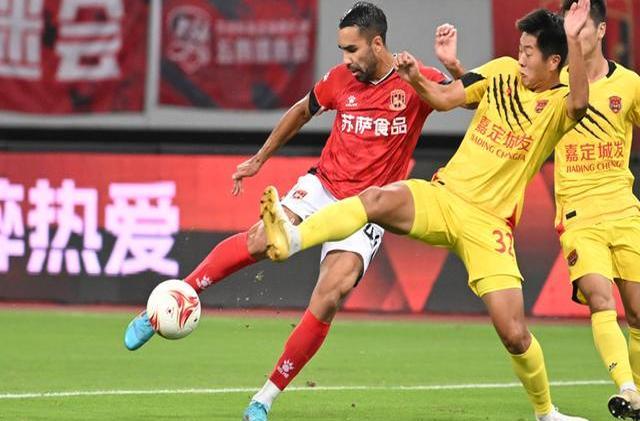 集结日突围战来临;上海海港围绕社区盾远射贴柱;信心回归;资深球员宣示担当的简单介绍 集结日突围战来临;上海海港围绕社区盾远射贴柱;信心回归;资深球员宣示担当的简单介绍