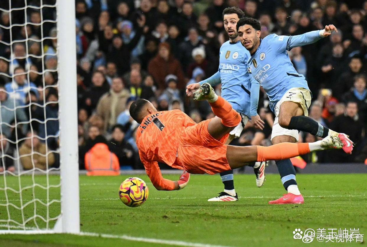 赛前突围战来临，曼联围绕欧冠迎来里程碑，更衣室稳定，阵容厚度经受考验(08年曼联欧冠阵容图)