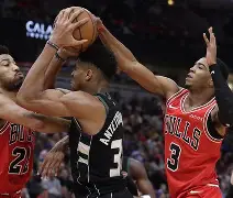 今晨突围战来临，芝加哥公牛围绕CBA常规赛战术微调，态度坚定，训练强度明显提升的简单介绍